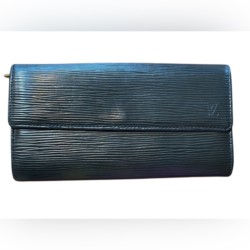 Louis Vuitton Epi Leather long Wallet